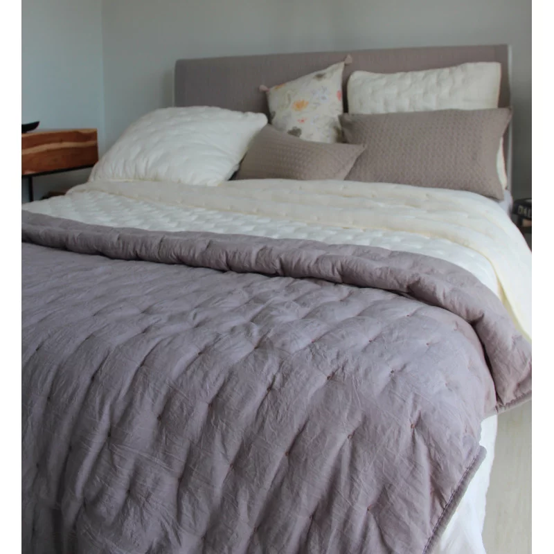 COUVRE LIT PALAZZO GRIS 250X180cm + 1 TAIE 60X60cm RÉVERSIBLE EN MICROFIBRE