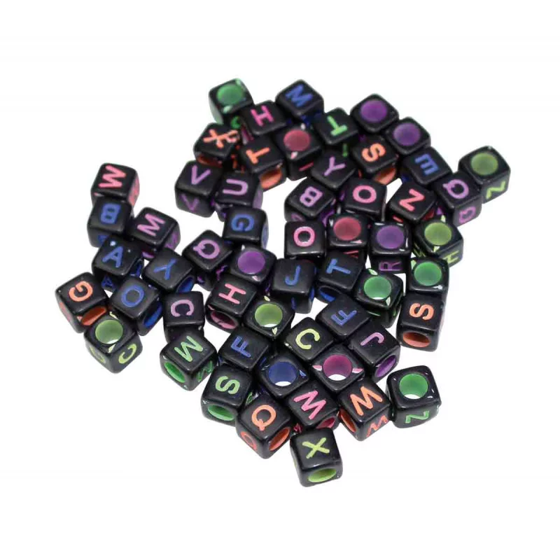 PERLES ACRYLIQUES LETTRES CARREES 0,6 CM