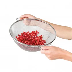 PASSOIRE INOX MAILLE D26 H11CM