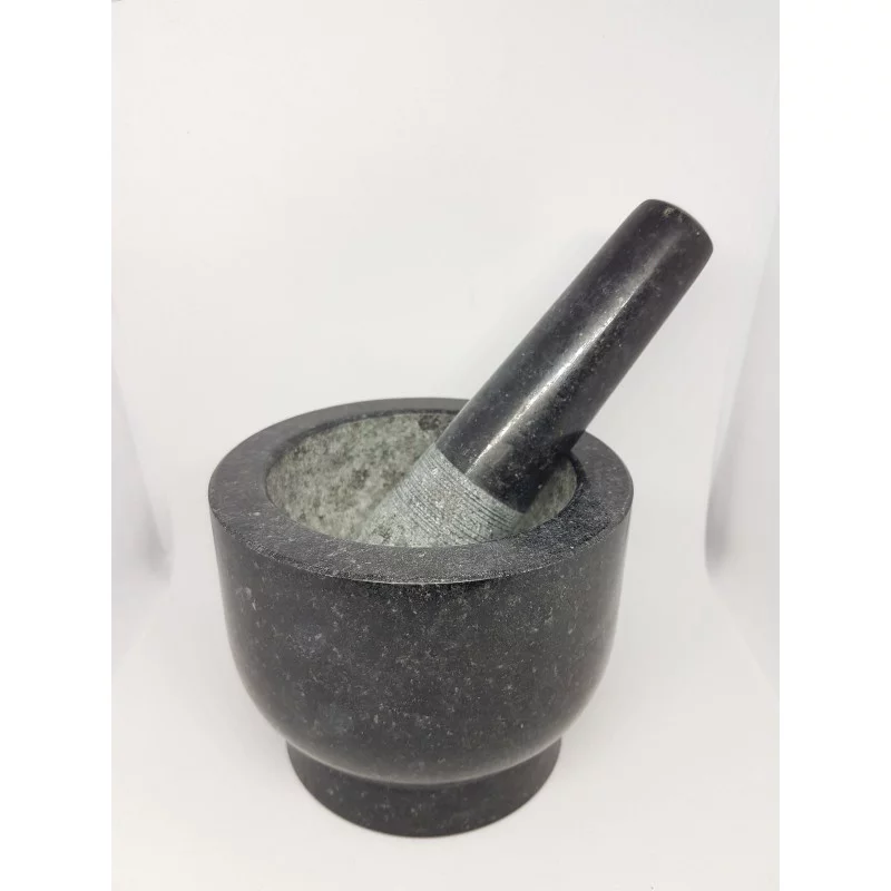 MORTIER ET PILON EN GRANIT NOIR