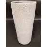 VASE CRÈME MOTIF FLEURS H31xD13cm VASE CRÈME MOTIF FLEURS H31xD13cm