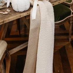 Chemin de table effet jute liseré or 28cmx3m