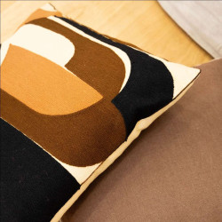 Coussin Brodé Carges Bison 40x60 cm | Motif Géométrique