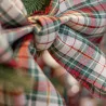 chemin-de-table-scintillant-tartan-rouge-blanc-vert-et-or-28cmx3m chemin-de-table-scintillant-tartan-rouge-blanc-vert-et-or-28cmx3m